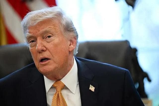 特朗普:正考慮進一步打擊伊朗現政權,稱應由依賴霍爾木茲海峽航運的國家承擔相關安全責任,而不是美國